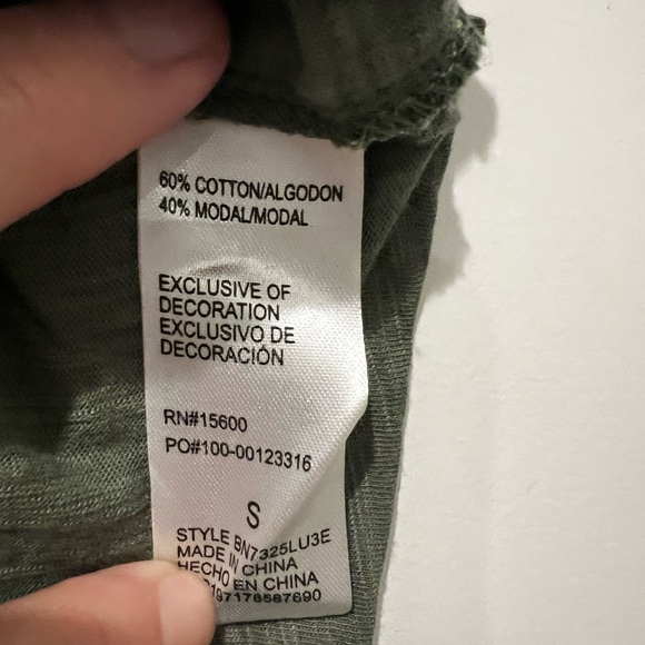 🆕 🌸 NWT Democracy Embroidered Ruffle Sleeve Knit Top – Size Small 🌸 - Picture 8 of 12